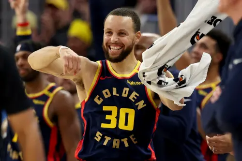 Stephen Curry寫下一場里程碑之戰,他生涯3900顆三分球達標,距離「4000三分俱樂部」進入到倒數時刻。 ▲Stephen Curry寫下一場里程碑之戰,他生涯3900顆三分球達標,距離「4000三分俱樂部」進入到倒數時刻。(圖/美聯社/達志影像)