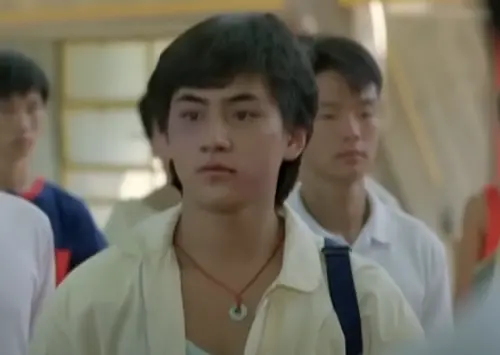 ▲香港男星李家聲（中）本來才是機車廣告中要被潑水的男主角，但因東家TVB不放人，被郭富城接手，與大紅大紫擦身而過。（圖／摘自YouTube）