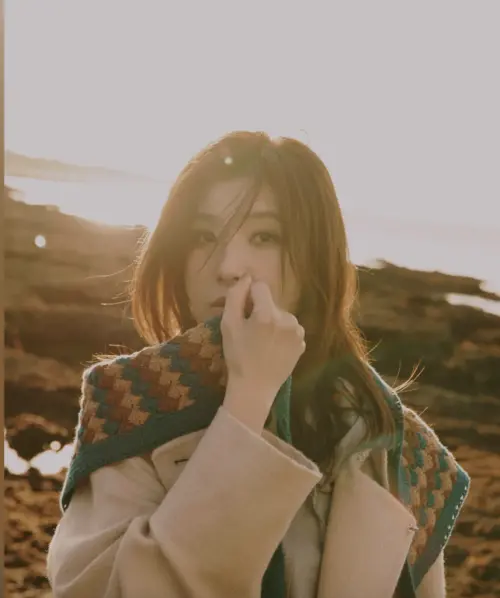 ▲蘇慧倫在新專輯《輕重Aftersun》中，要闡述每個人都會碰到的生命選擇，輕或重的考量沒有不對，可是都會留下痕跡。（圖／相信音樂提供）