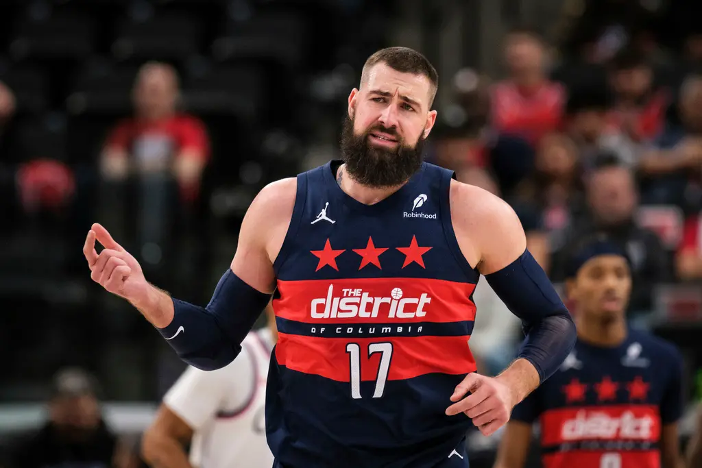 ▲Jonas Valanciunas在百廢待舉的巫師有志難伸，且價格相對便宜，是最有機會在交易大限前離隊的中鋒之一。（圖／美聯社／達志影像）