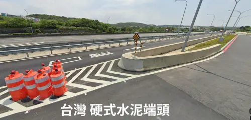 ▲台灣道路護欄常常是紮實的硬式水泥端頭。(圖/展的分享天地) ▲台灣道路護欄常常是紮實的硬式水泥端頭。(圖/展的分享天地)