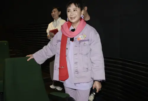 ▲陳亞蘭包場觀賞《交換禮物》，大讚片子很感動人。（圖／台北双喜電影提供）