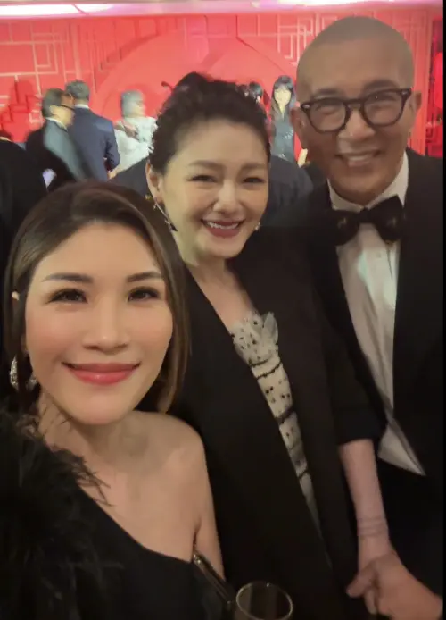 ▲大S(中間)和具俊曄(右)也一同出席。(圖/翻攝自蔣雅淇 vivian chiang臉書) ▲大S(中間)和具俊曄(右)也一同出席。(圖/翻攝自蔣雅淇 vivian chiang臉書)
