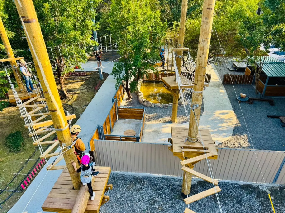 ▲雲端歷險3米高冒險廊道，親子共同挑戰創造美好回憶。(圖／南市府提供)