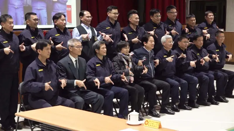 ▲賴清德下午赴台北市中正一分局慰勉,感謝員警堅守岡位。(圖/記者嚴俊強攝,2025.01.27)