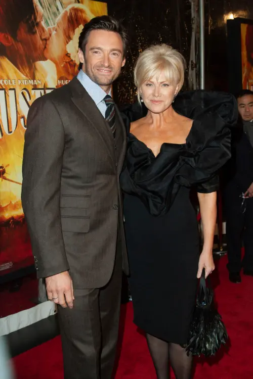 ▲休傑克曼（左）與黛博拉李佛尼斯婚姻持續27年卻為了他劈腿百老匯女星而畫下句點。（圖／美聯社／達志影像）