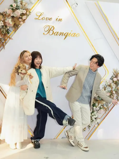 ▲▼浩子(上圖)、葉芸希為黃云歆的結婚證人。(圖/黃云歆臉書) ▲▼浩子(上圖)、葉芸希為黃云歆的結婚證人。(圖/黃云歆臉書)