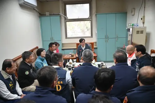 ▲高雄市長陳其邁也與同仁進行座談會。(圖/高市警察局提供) ▲高雄市長陳其邁也與同仁進行座談會。(圖/高市警察局提供)