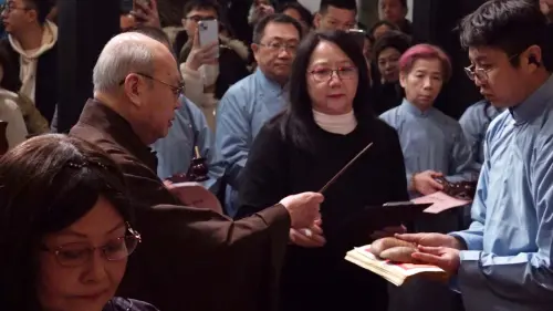 ▲大龍峒保安宮大年初一抽出國運、商業、農牧、漁業的4隻蛇年籤。（圖／記者嚴俊強攝）