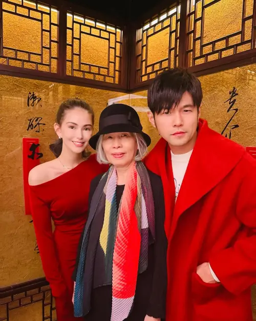 ▲周杰倫(右)、昆凌(左)(圖/翻攝自周杰倫 IG) ▲周杰倫(右)、昆凌(左)(圖/翻攝自周杰倫 IG)