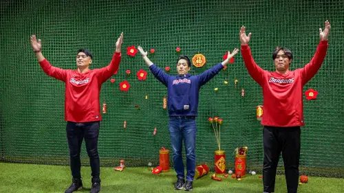 ▲陳子豪、朱育賢很夠意思，陪台北市長蔣萬安一起跳嗆司曲舞蹈。（圖／台北市政府提供）