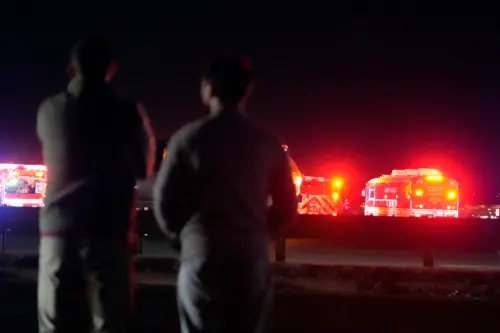 美客機與美軍直升機相撞墜河！死傷數不明　目擊者：機底冒出火花
