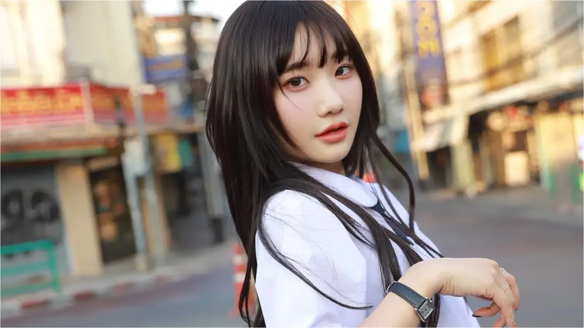 ▲網紅愛莉莎莎盤點自己過去一年的13個經歷，坦言自己分手後，將重心全放在自己身上，「人生真的很像開掛。」直言單身真的滿好的。（圖／愛莉莎莎IG）