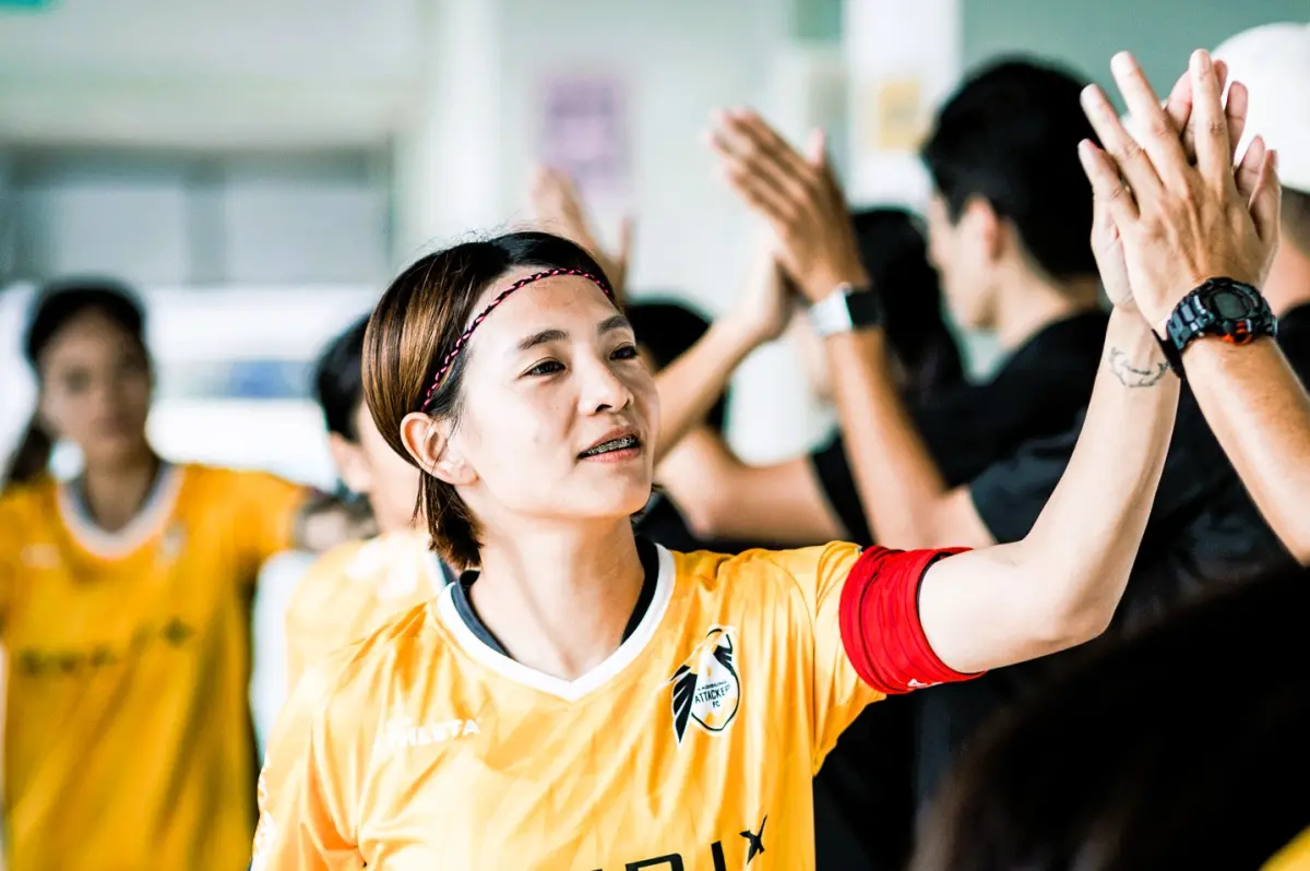 ▲曾雯婷與隊友擊掌慶祝，用笑容迎接全隊努力的成果。（圖／曾雯婷提供）