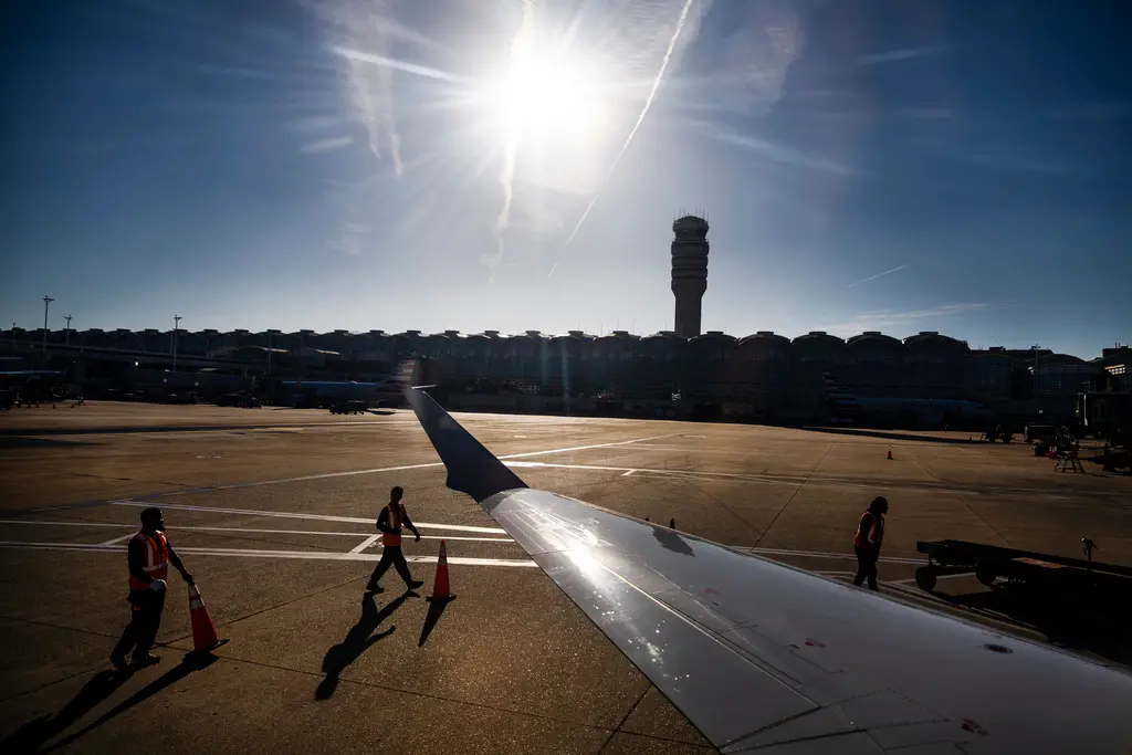 ▲在美國航空與黑鷹直升機發生相撞事故的前一天，有另外一架飛機也發生了因直升機接近航線而被迫重飛的類似事件。（圖／美聯社／達志影像）