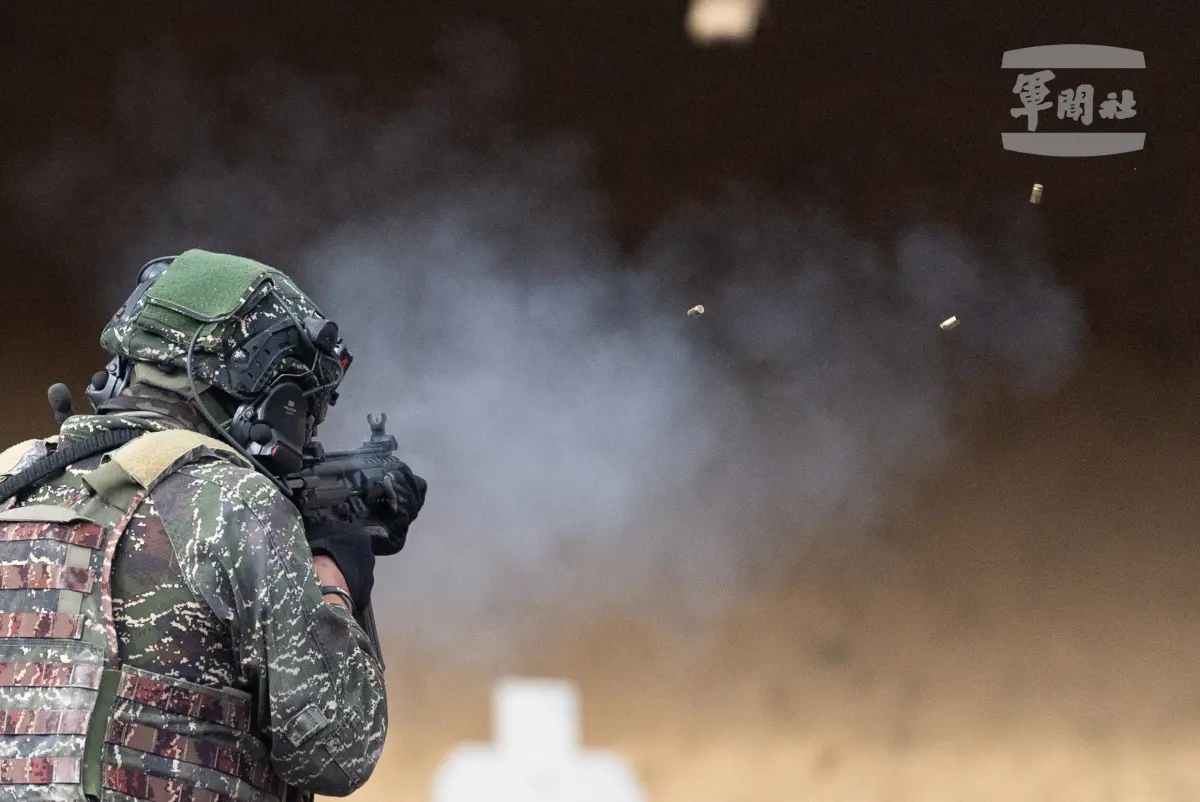 ▲陸戰特勤隊實施MPX衝鋒槍射擊。（圖／軍聞社提供）
