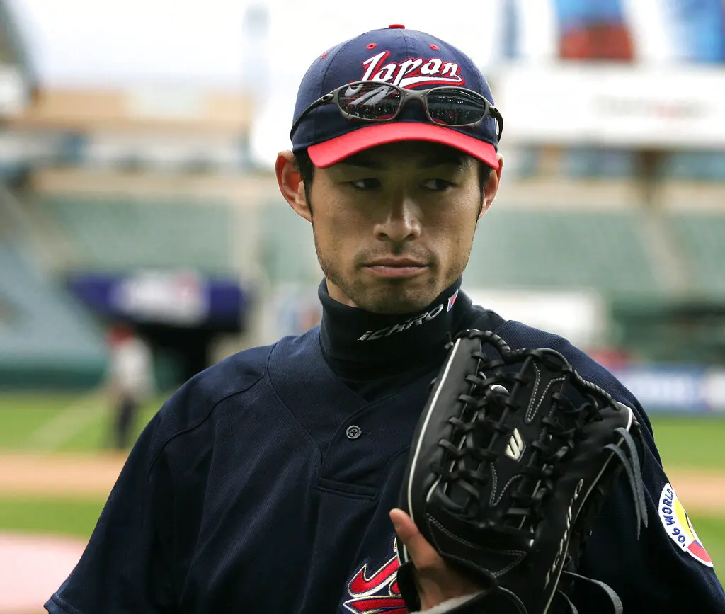 ▲2009年WBC決賽日本對韓國，鈴木一朗在延長賽擊出致勝安打，為日本隊奪下冠軍。不過除了這一支安打是賽史經典之外，其實在後續的一個回合中，一朗又盜上了三壘，背後有隱藏因素。（圖／美聯社／達志影像）