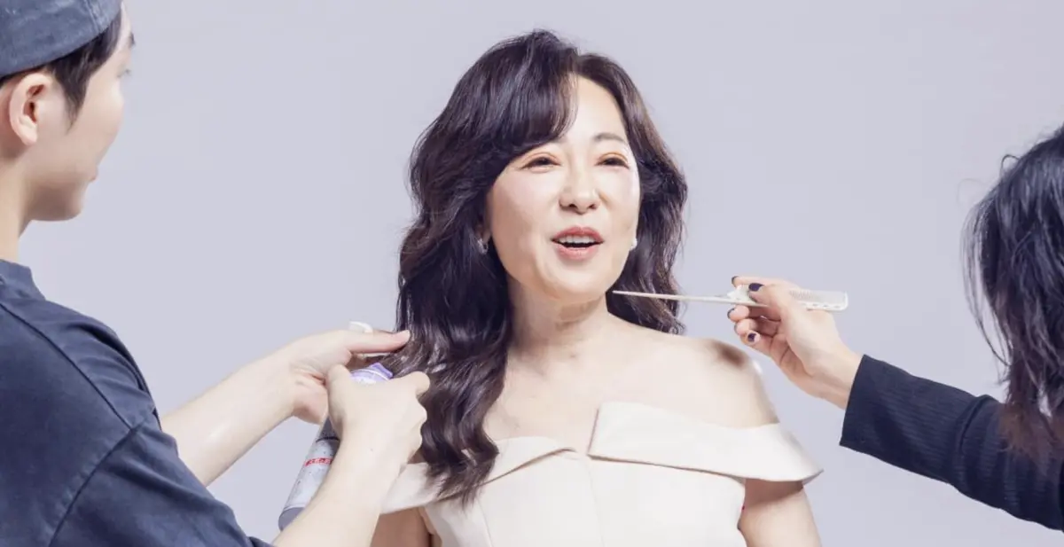 ▲58歲女星況明潔今（31）日大年初三在臉書發文，曝光自己扛了家中負債40年，如今終於全數還清，讓她淚喊：「能過年了。」（圖／況明潔 臉書）