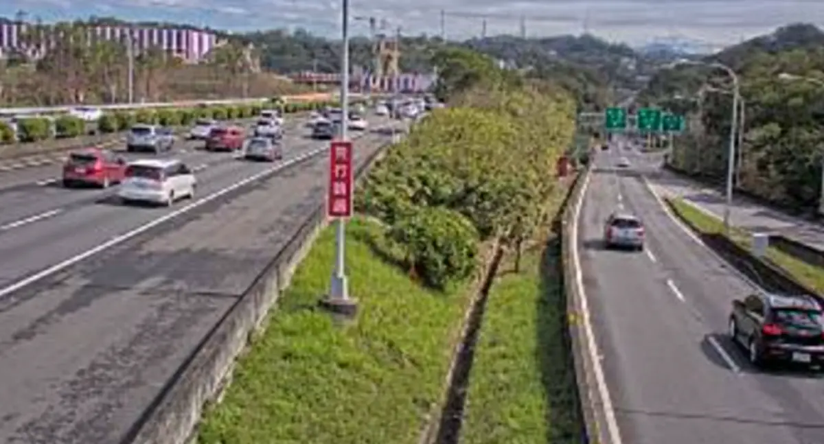 ▲國道3號寶山路段今（1）日11點40分出現時速20公里車陣。（圖／翻攝高公局1968網站）