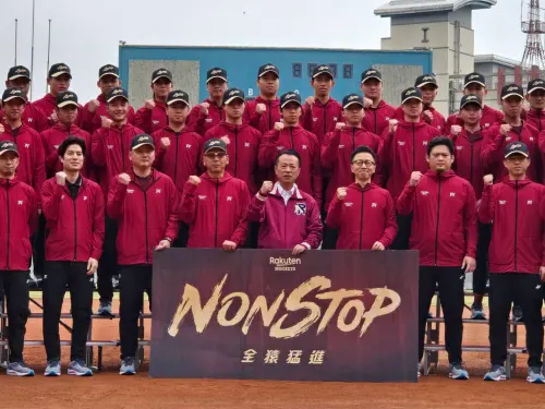 ▲樂天在今日的開訓典禮上揭曉2025年度全新口號「NONSTOP 全猿猛進」，樂天桃猿領川田喜則表示「NON STOP全猿猛進」不僅是球場上的競技理念，更是全方位的升級與進步，2025年樂天桃猿將在形象、軟體、硬體方面有所進階與升級，將以更好的樣貌與珠迷見面。（圖／記者黃建霖攝）
