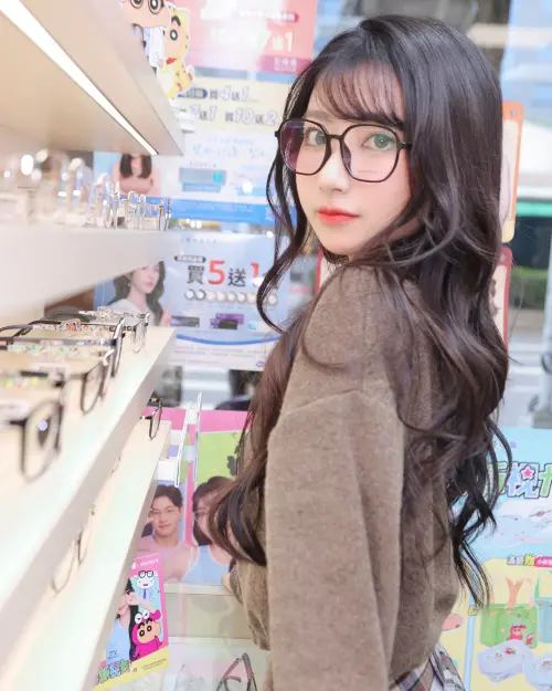 ▲▼一粒去年以冰山美人外貌橫空出世，3月時幫球員葉保弟跳應援舞竄紅，IG追蹤數2個月暴增300倍，被PTT鄉民封為「顏值扛壩子」、「台鋼王牌」。（圖／一粒IG）