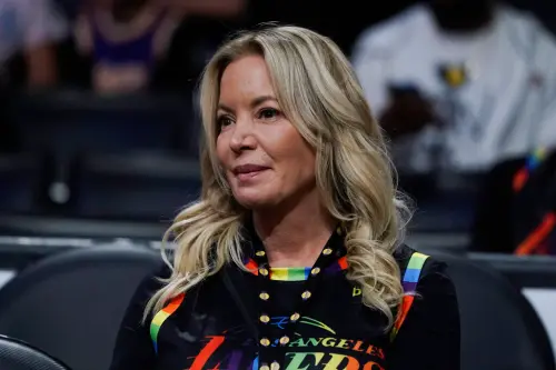 ▲珍妮巴斯（Jeanie Buss）公開表示希望詹姆斯以湖人球員身分退休，但發言時機與球團決策方向引發外界討論。（圖／美聯社／達志影像）