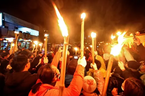 ▲正月十三為十三暝坂里境祭祀大典與燒馬糧活動，場面相當壯觀。（圖／坂里境白馬尊王廟提供）