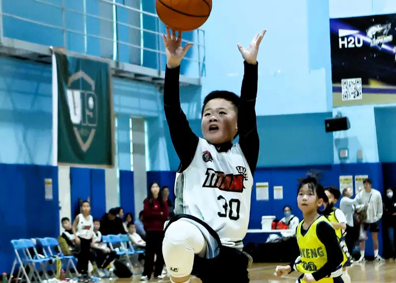 ▲許鈞崴快攻上籃，不僅幫助球隊完成預賽8連勝，還拿下本季新高得分。(圖/Ｕ19籃球聯盟提供)