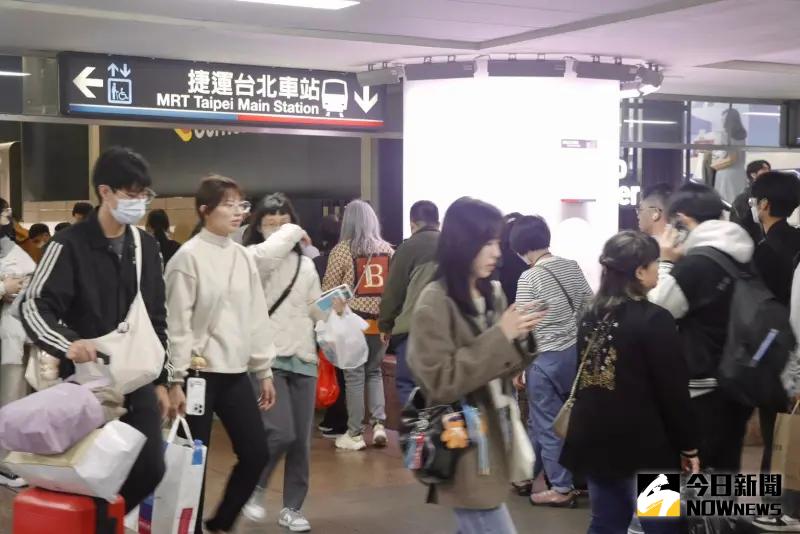 ▲大多數人有9天春節連假，同時自2月3日開始恢復上班。（示意圖／記者李政龍攝）