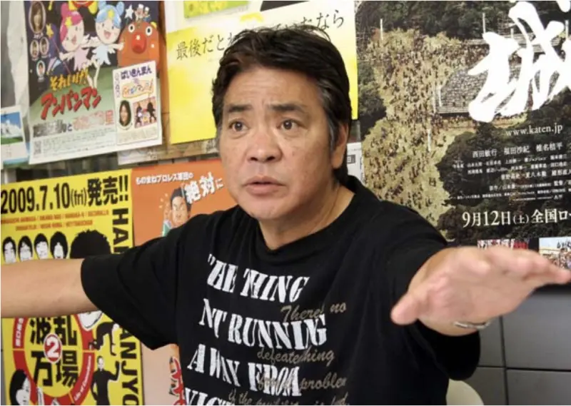 ▲日本資深男星島崎俊郎在2023年12月因感染流感在家休養，卻在同月6日時傳出心臟衰竭過世。（圖／翻攝自日刊現代）