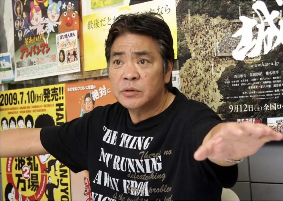 ▲日本資深男星島崎俊郎在2023年12月因感染流感在家休養，卻在同月6日時傳出心臟衰竭過世。（圖／翻攝自日刊現代）