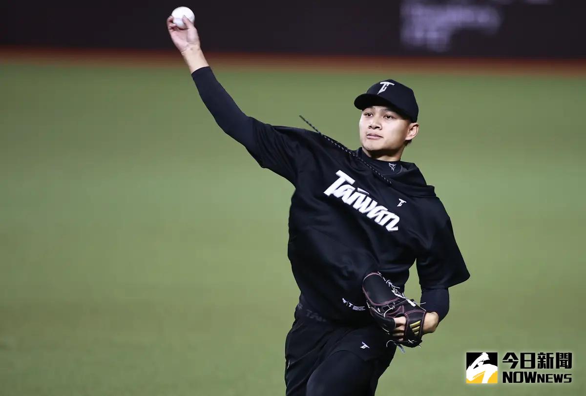 ▲「龍之子」徐若熙雖然錯過去年的世界12強賽，不過即將到來的經典賽資格賽徐若熙已做好準備，他透露為了備戰資格賽，提早一個多月做準備，談到首要目標，徐若熙表示，「當然是希望我們中華隊能夠先打進會內賽。 」（圖／記者葉政勳攝 , 2025.02.03）