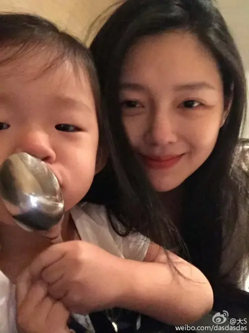 ▲大S為了產子曾在生產過程中癲癇發作，昏迷多才醒來。（圖／大S微博）