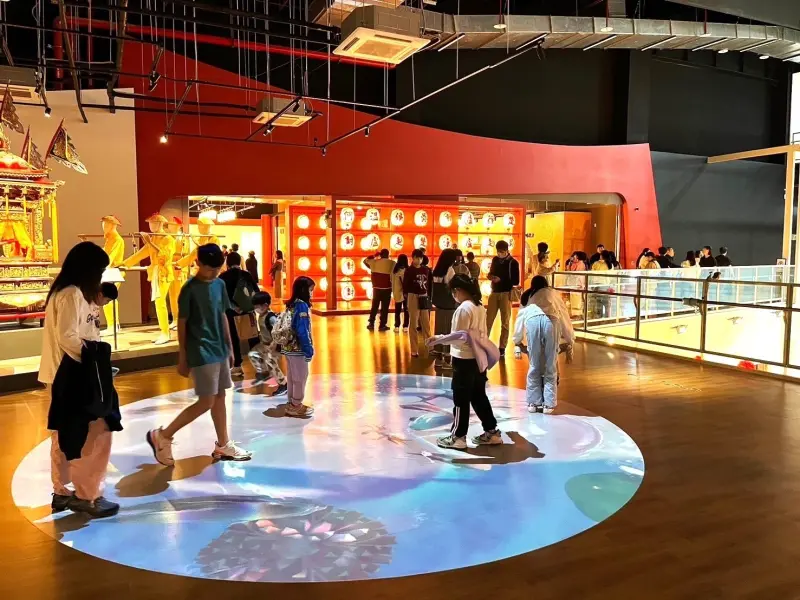 ▲屏東縣王船文化館啟用滿月，累計湧入20萬人次，2月起每月最後一個週日為「縣民日」免費參觀。（圖／屏東縣府提供）