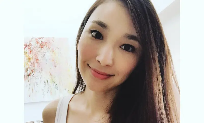 47歲吳佩慈消失演藝圈！驚人近況曝光　移居香港、不避諱幫他助選