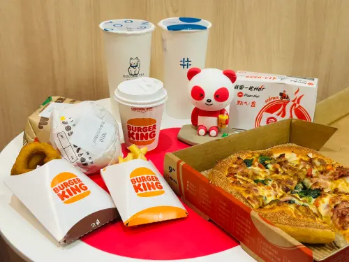 foodpanda在2月份推出多項優惠,包含手搖飲、比薩享有買一送一。(圖/官方提供) ▲foodpanda在2月份推出多項優惠,包含手搖飲、比薩享有買一送一。(圖/官方提供)