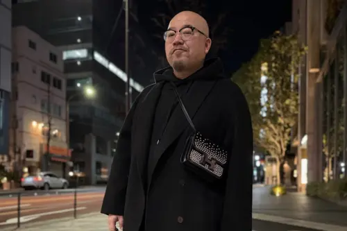 ▲香港作詞人黃偉文發布遊東京圖文時，蹭大S猝逝熱度，被網友圍攻後已經刪改文章，仍被要求道歉。（圖／摘自IG） 