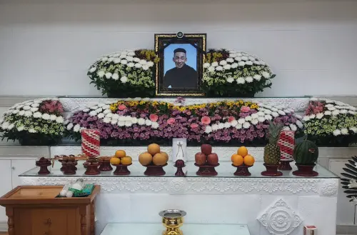 ▲金雄舒的靈堂在昨（3）日被曝光，但是他的YT頻道卻在今（4）日又發文，疑似是他生前排程的，讓許多觀眾開始對他的死因感到存疑。（圖／翻攝IG@金雄舒）