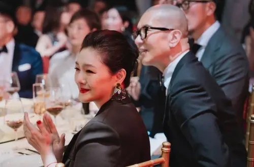 ▲大S（左）、具俊曄最後公開合照曝光，王偉忠老婆林慧晶（小慧姐）跟大S告別。（圖／林慧晶IG）