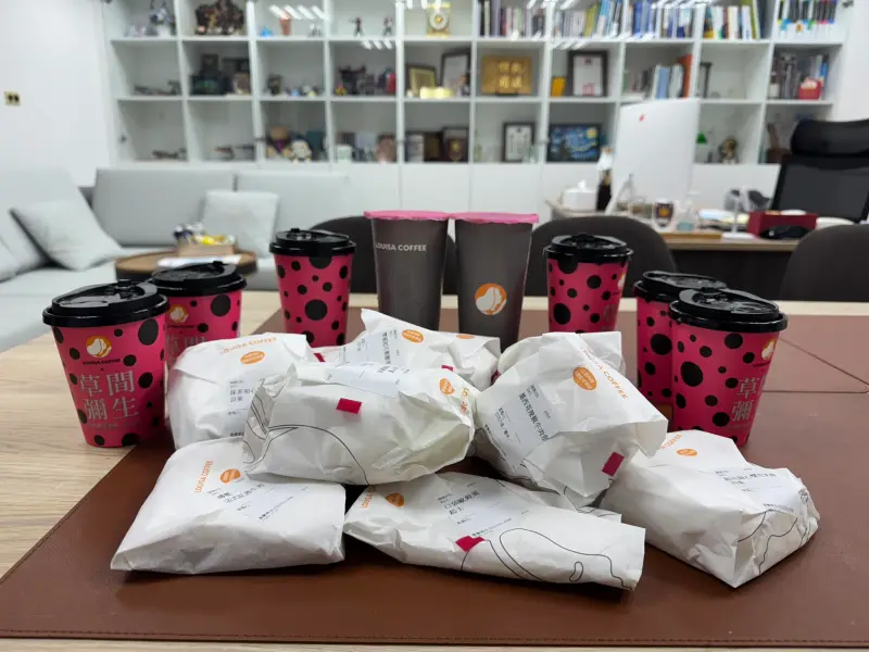 ▲國民黨立委吳宗憲訂購路易莎咖啡力挺。（圖／翻攝自吳宗憲臉書）