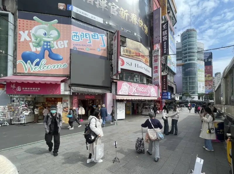 ▲西門町成都路透店鑲金，買家砸2.2億整棟買下。（圖／台灣房屋西門店提供）