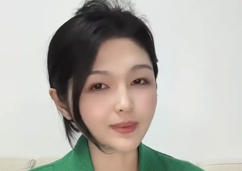 ▲中國網紅「中S」因神似大S走紅，聽聞大S過世消息，她也表示將來會暫停模仿。（圖／翻攝自微博）