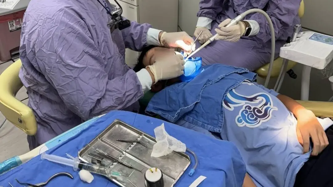 ▲蛀牙抽神經讓人害怕，牙醫指出目前有新的「活髓治療」，患者可保留牙髓，避免根管治療將神經連根拔起的缺點。（圖／台大新竹分院提供 提供）