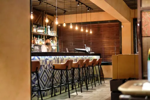 ▲米其林餐廳「LONGTAIL Restaurant & Bar 」首度改裝，也推出新菜單。（圖／記者葉盛耀攝）