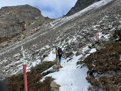 雪季登山指引STOP！雪霸國家公園管理處雪山增設「輔助引導樁」
