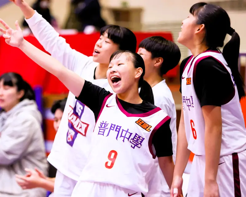 ▲潘以柔命中致命三分球，帶動7:0攻勢，最終普門以54:41拿下首勝。（圖／高中體總提供）