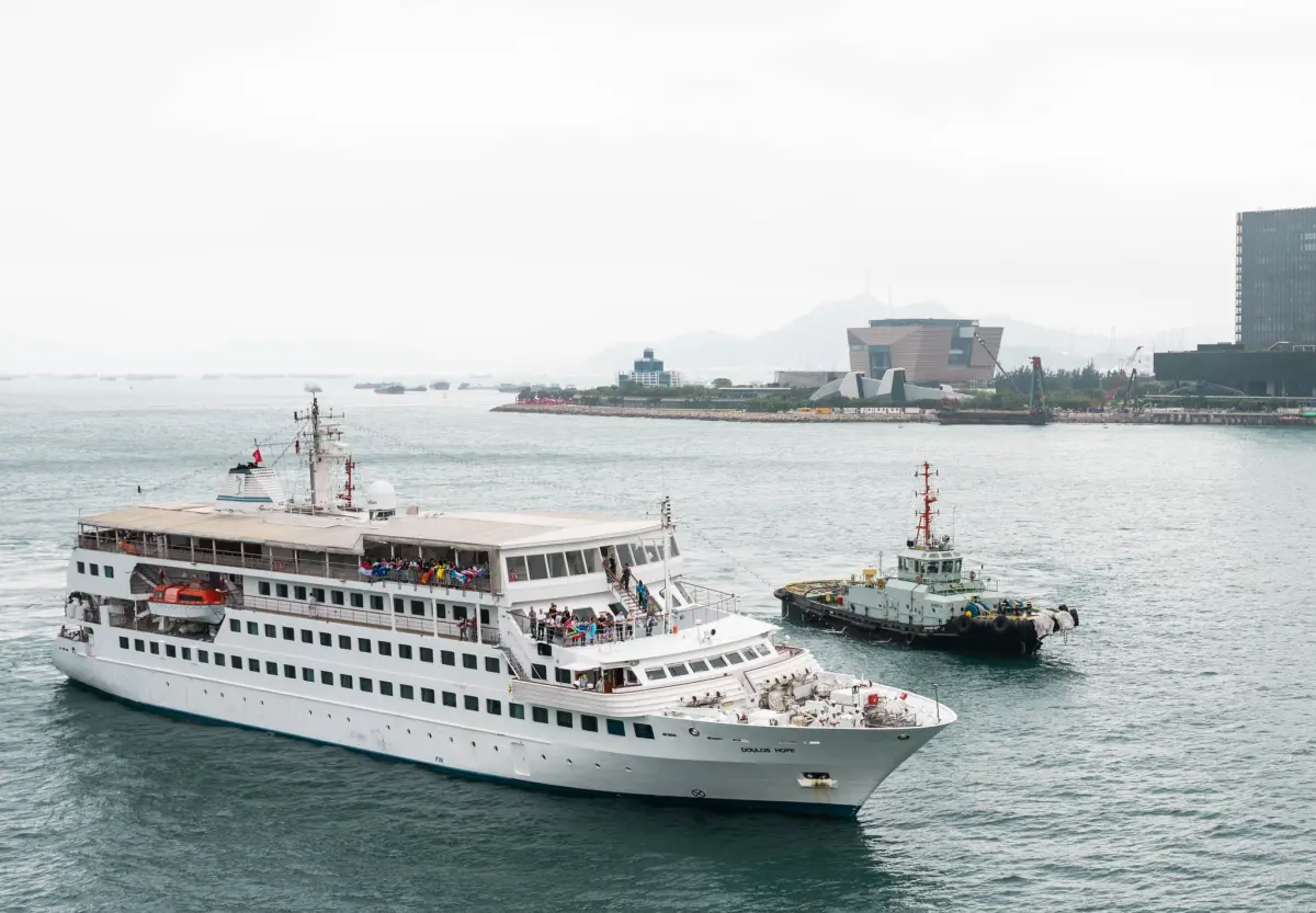 ▲世界最大海上圖書館「望僕號Doulos Hope」在台灣巡迴至基隆！門票50元登船看迪士尼繪本等超過2,000種書籍；景觀咖啡廳吃30元冰淇淋、35元爆米花。如何預約、現場排隊等網址資訊一覽。（圖／翻攝自Doulos Hope FB）