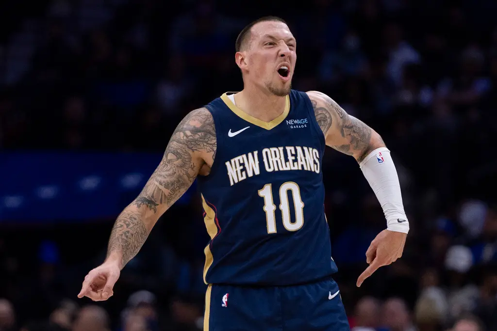 ▲鵜鶘將32歲中鋒Daniel Theis送往雷霆，還加碼提供1枚2031年次輪選秀權，成功將團隊薪資降低到豪華稅線以下。（圖／美聯社／達志影像）