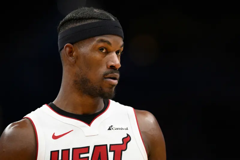 ▲根據美媒《SFGATE》指出，「這筆交易至少涉及5支球隊，除了勇士與熱火外，多倫多暴龍、猶他爵士與底特律活塞都參與此交易案。」（圖／美聯社／達志影像）