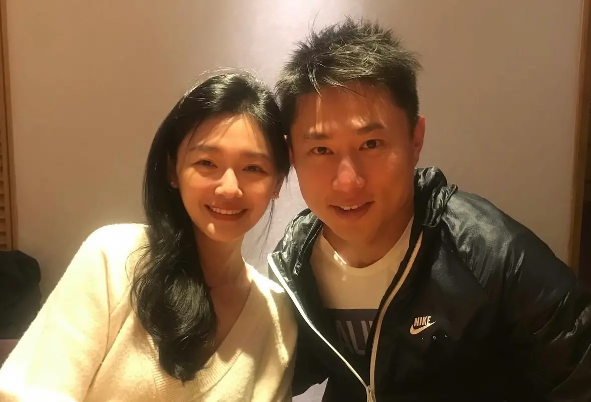 ▲48歲大S徐熙媛（右）驟逝，5566前成員彭小刀（左）與大S曾為華岡藝校同學，他心情沉重發文悼念並分享了與大S生前的兩個暖心故事，心中滿是感激與懷念。（圖／翻攝自rio_peng IG）